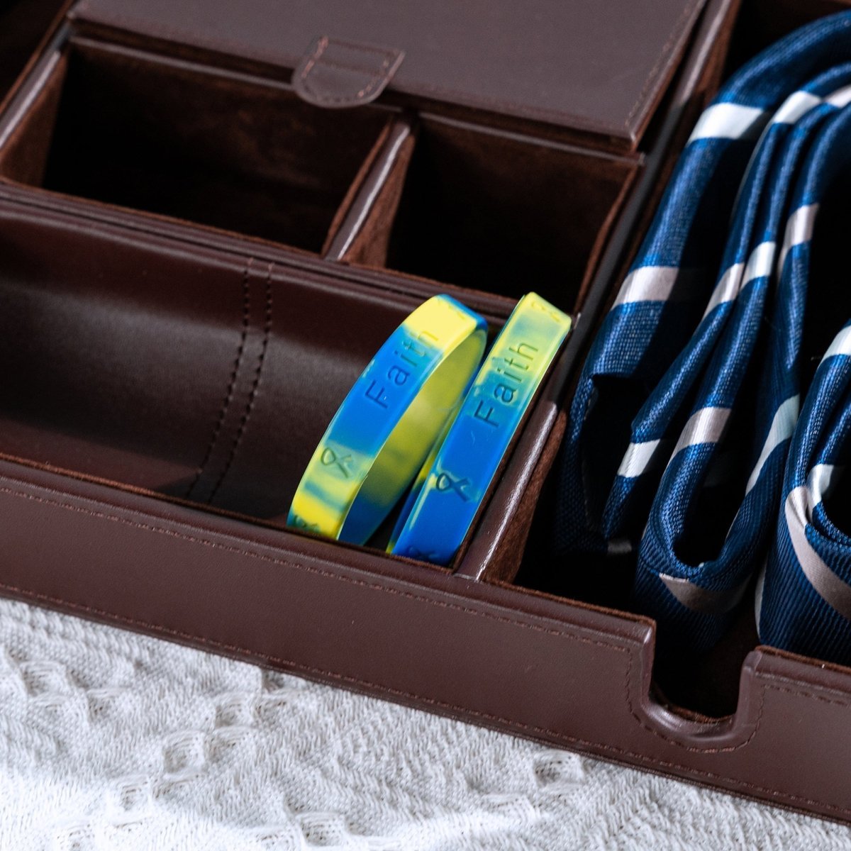 Support Ukraine Blue & Yellow Silicone Bracelet Wristbands - Fundraising For A Cause